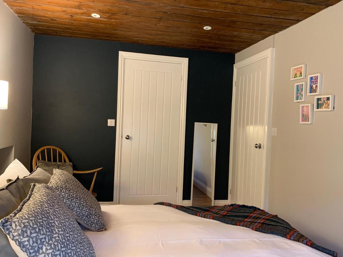Min-Y-Fford Sleeps 6 Plus Pet Newport  Eksteriør billede