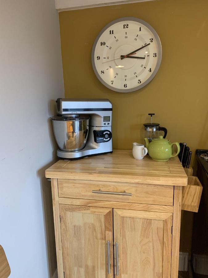 Min-Y-Fford Sleeps 6 Plus Pet Newport  Eksteriør billede