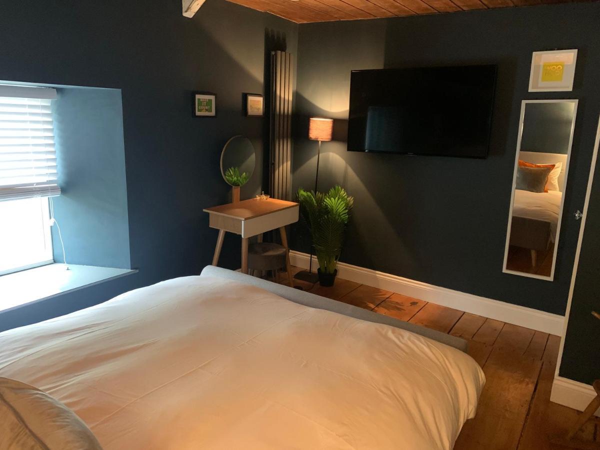 Min-Y-Fford Sleeps 6 Plus Pet Newport  Eksteriør billede
